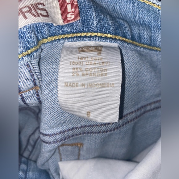 Levi’s jean shorts - Picture 3 of 10